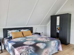 Luxurious Detached Water Villa With Jetty