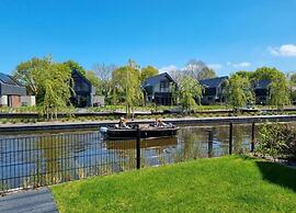 Luxurious Detached Water Villa With Jetty