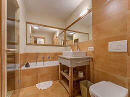 Dreany Apartment Right Next to the Cable Cars