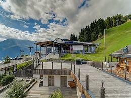 Dreany Apartment Right Next to the Cable Cars