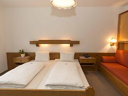 Lovely Apartment on a Farm in Radstadt