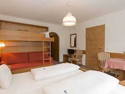 Lovely Apartment on a Farm in Radstadt