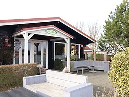 Dune Chalet Between Golf Course and Sea Beach in Hollum