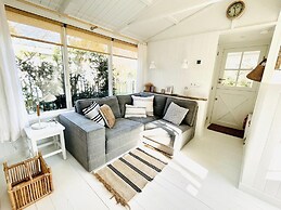 Authentic Cosy Beach Cottage in Callanstoog