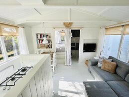 Authentic Cosy Beach Cottage in Callanstoog