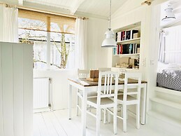 Authentic Cosy Beach Cottage in Callanstoog