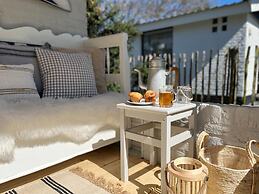 Authentic Cosy Beach Cottage in Callanstoog
