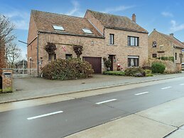 Snug Holiday Home in Zoutleeuw With Private Pool