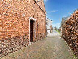 Snug Holiday Home in Zoutleeuw With Private Pool