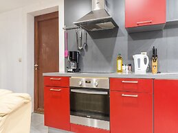 Snug Holiday Home in Zoutleeuw With Private Pool