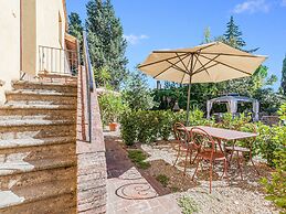 Belvilla by OYO Farmhous With Swimming Pool