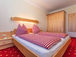 Elegant Apartment Near the ski bus