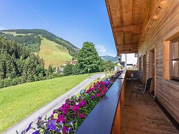Elegant Apartment Near the ski bus