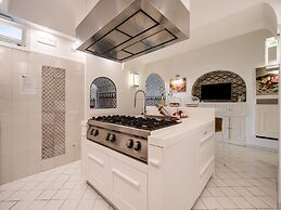 Belvilla by OYO Villa Positano