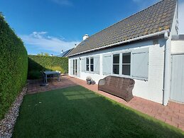 Cozy Holiday Home in Nieuwpoort With Swimming Pool