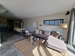 Luxurious Detached Water Villa With Jetty