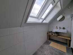 Luxurious Detached Water Villa With Jetty