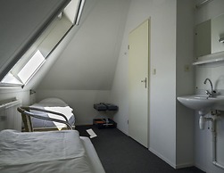 Bungalow Near Alde Feanen Site