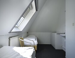 Bungalow Near Alde Feanen Site