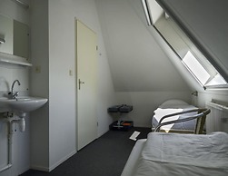 Bungalow Near Alde Feanen Site