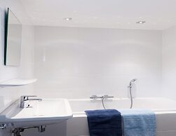 Bungalow Near Alde Feanen Site