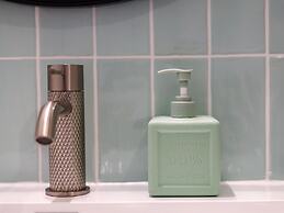 Apartment in Vrouwenpolder With Garden