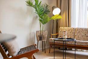 Shared Garden Apartment Retreat