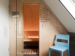 Beautiful Holiday Home With Whirlpool and Sauna