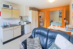 Apartment in Baflo Near Seal Center