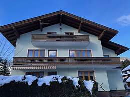 Spacious Holiday Home in Niedernsill