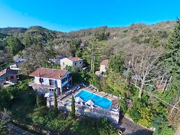 Casa Vacanze a Sassetta con Giardino