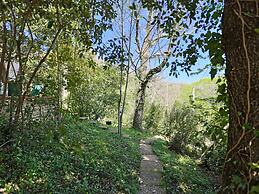 Casa Vacanze a Sassetta con Giardino