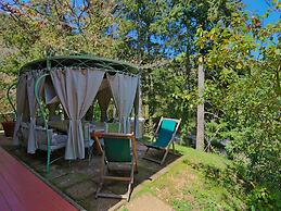 Casa Vacanze a Sassetta con Giardino