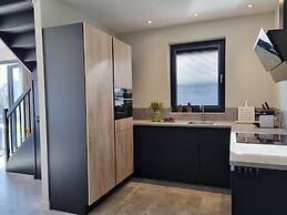 Luxurious Detached Water Villa With Jetty