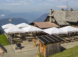 Small Holiday Home in Bodensdorf Near the Lake