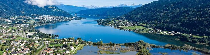 Small Holiday Home in Bodensdorf Near the Lake