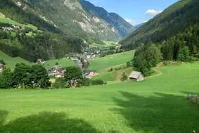 Large, Detached Holiday Home in Muhr