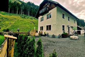 Large, Detached Holiday Home in Muhr