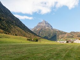Large Apartment With a Large Balcony in Kappl