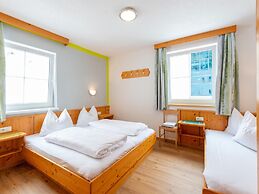 Large Apartment With a Large Balcony in Kappl