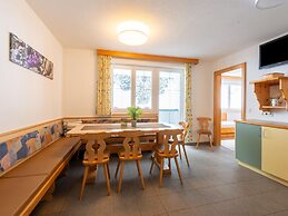 Large Apartment With a Large Balcony in Kappl