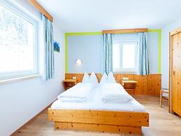 Large Apartment With a Large Balcony in Kappl