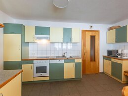 Large Apartment With a Large Balcony in Kappl