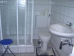 Bungalow Directly on Lake Ossiach