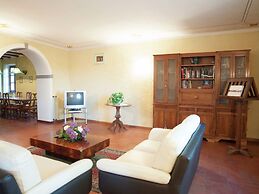 Belvilla by OYO Villa With Private Heated Pool