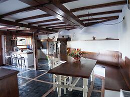 Belvilla by OYO Villa With Private Heated Pool
