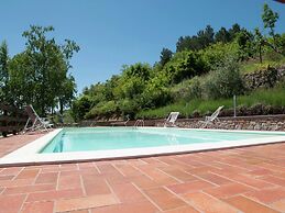 Belvilla by OYO Villa With Private Heated Pool