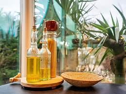 Stylish Holiday Home With Private Garden