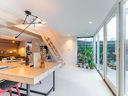 Stylish Holiday Home With Private Garden