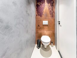 Stylish Holiday Home With Private Garden